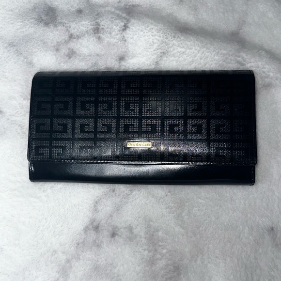 Givenchy Handbags - Black Givenchy Kisslock Wallet!